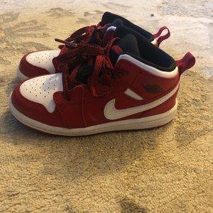 Jordan 1’s size 9c